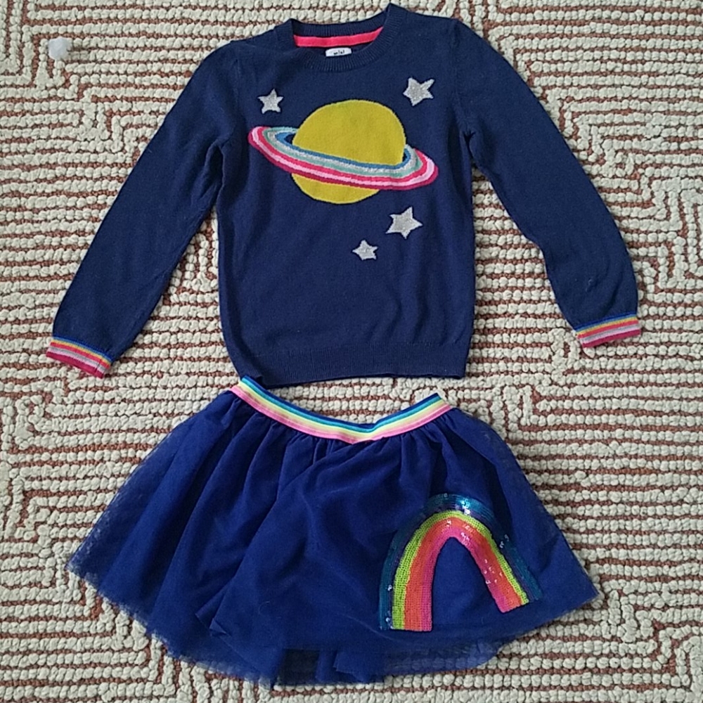 Mini Boden knit sweater fits size 5 w/free skirt